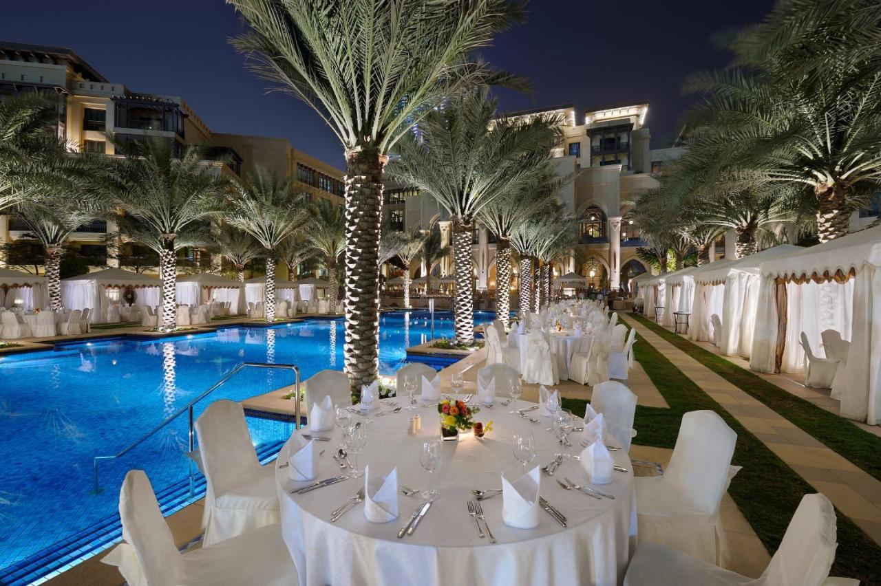 Palace Downtown Ντουμπάι Εξωτερικό φωτογραφία The pool at the Four Seasons Hotel, Amman