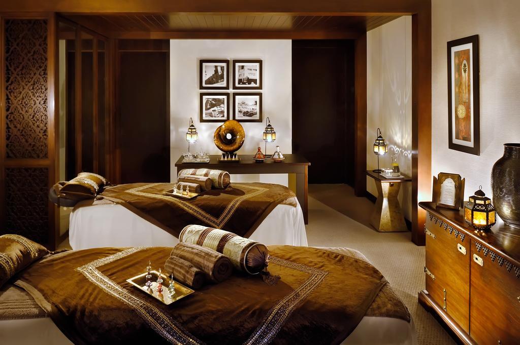 Palace Downtown Ντουμπάι Εξωτερικό φωτογραφία A treatment room at the Four Seasons Spa