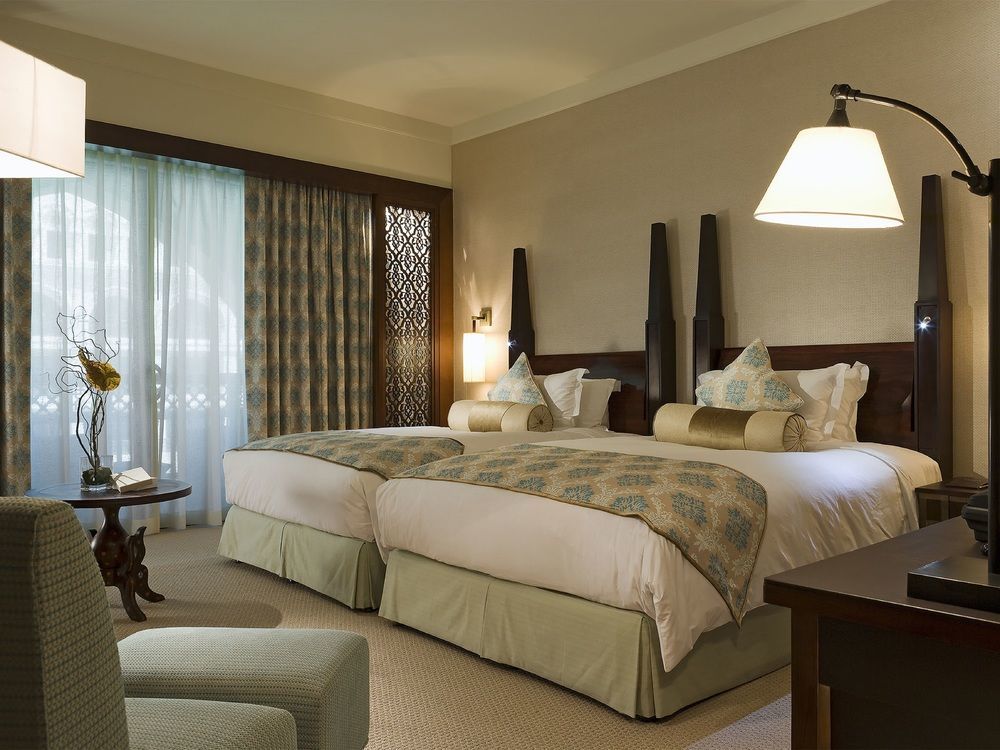 Palace Downtown Ντουμπάι Εξωτερικό φωτογραφία A guest room at the Jumeirah Beach Hotel
