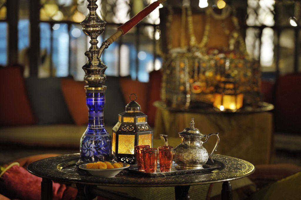 Palace Downtown Ντουμπάι Εξωτερικό φωτογραφία A hookah and tea at a Moroccan restaurant